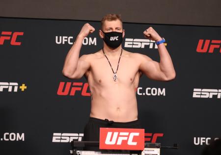 Волков нокаутировал Оверима на UFC в Лас-Вегасе
