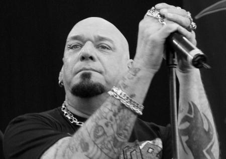 Бывший вокалист группы Iron Maiden Пол Ди’Анно умер у себя дома