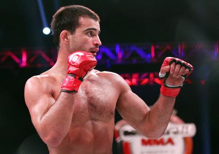 Bellator хочет в Россию, но унижает русских бойцов