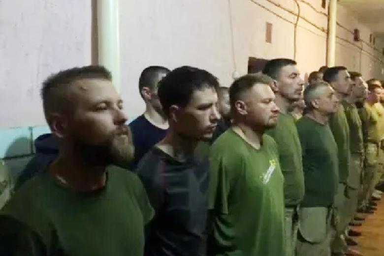 Сдавшиеся в плен бойцы ВСУ