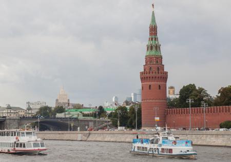 Интерес к вакцинным турам в Россию среди иностранцев падает