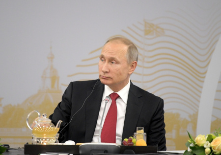 Песков озвучил график Путина на ПМЭФ