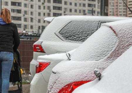 «День жестянщика» накрыл Москву: как горожане отреагировали на первый снег