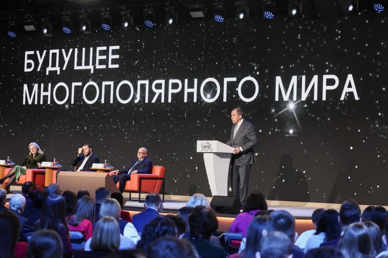 Министр иностранных дел РФ Сергей Лавров на Международном научно-фантастическом симпозиуме «Создавая будущее» в Национальном центре «Россия»