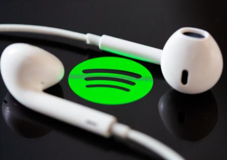 Spotify с апреля прекратит работу в России