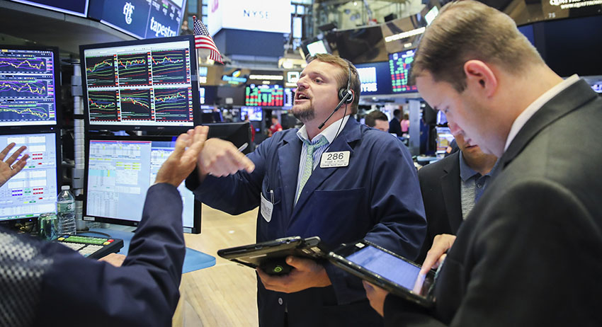 Нервозность фондов перекинулась на остальные сферы экономики