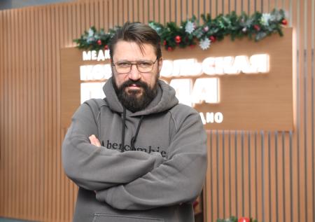 «Попал в нерв»: актер «Счастливы вместе» об успехе сериала у россиян