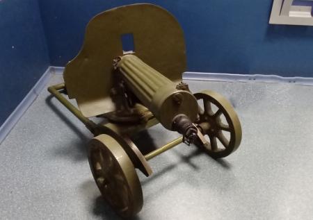 Сотрудники ФСБ нашли в доме у россиянина винтовки Mauser и пулемет «Максим»
