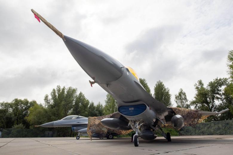 Истребители F-16