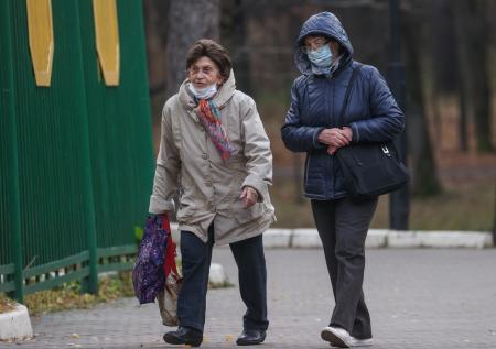 Врач назвала важное правило, которое поможет защититься от нового вируса
