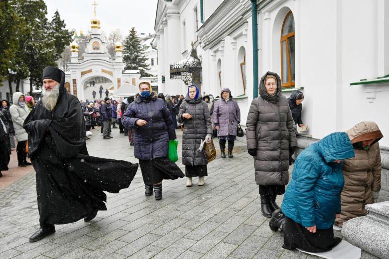 10 марта дирекция заповедника «Киево-Печерская лавра» заявила о расторжении бессрочной аренды со Свято-Успенской Киево-Печерской лаврой УПЦ и предписала монахам покинуть монастырь