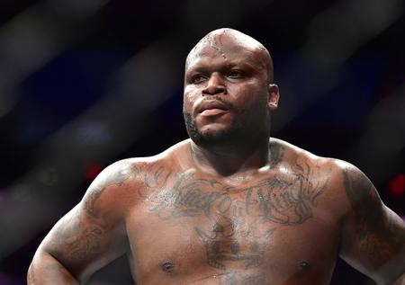 Тяжеловес UFC нокаутировал злоумышленника, пытавшегося взломать машину