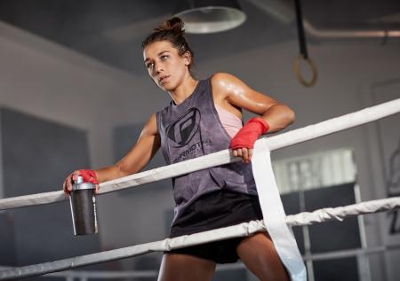 Боец UFC пошутила на тему коронавируса и разозлила китайскую соперницу