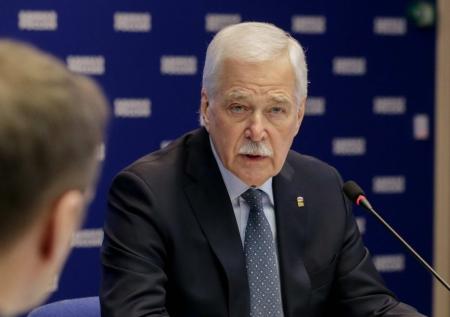 Грызлов: Россия приветствует разведение войск и техники в Донбассе