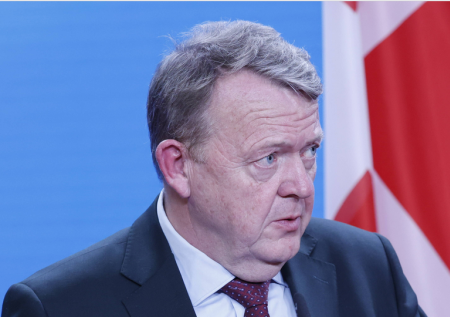 Датский министр схватился за сигарету после переговоров по Гренландии