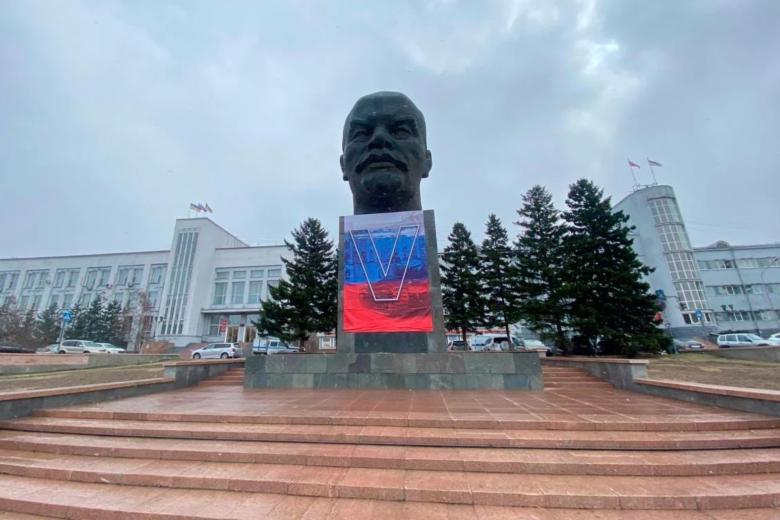 Памятник Ленину на площади Улан-Удэ