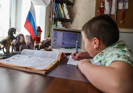 Родители калининградских школьников рассказали о платной «домашке»