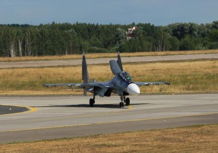 Истребитель Су-30 уничтожил в Черном море катер ВСУ