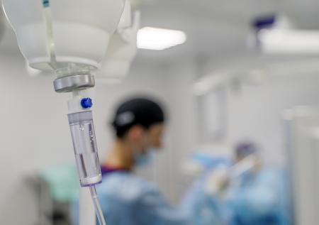 Врачи спасли пенсионера, у которого началось поражение мозга от укуса клеща