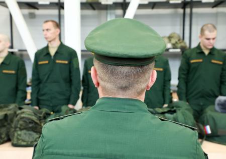 Сразу две категории граждан освободили от призыва в армию