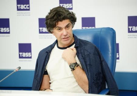 Первый канал прокомментировал вести о замене Цискаридзе в «Сегодня вечером»