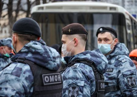 Госдума предложила усилить наказание за экстремистскую символику