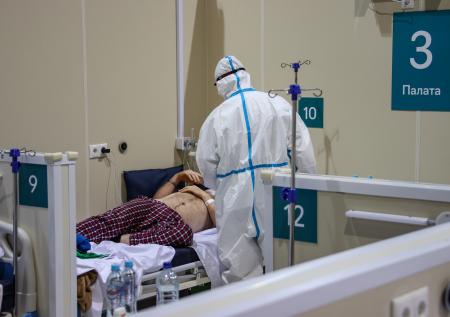 «Максимально сложная»: заслуженный врач РФ высказался о ситуации с COVID