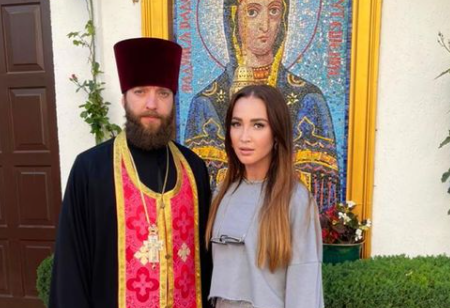 Снявшуюся со священником Ольгу Бузову обвинили в богохульстве