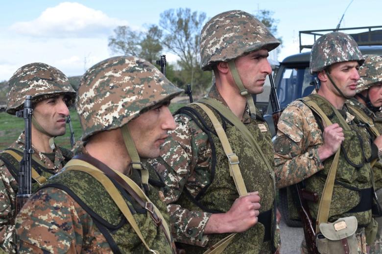 Военнослужащие Армении