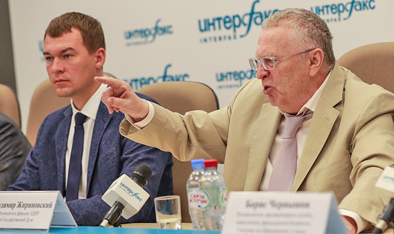 Кандидат в мэры Москвы Михаил Дегтярев и лидер ЛДПР Владимир Жириновский