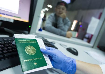 Власти РФ намерены усложнить процедуру получения работы для мигрантов