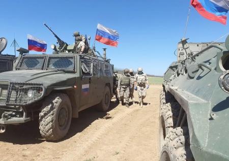 Российские военные заблокировали американскую колонну в Сирии