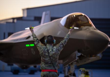 МИД: Россия примет меры в ответ на переброску F-35 США в Британию