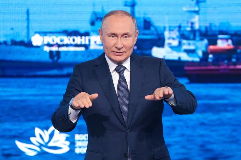 Президент РФ Владимир Путин на пленарном заседании Восточного экономического форума — 2022