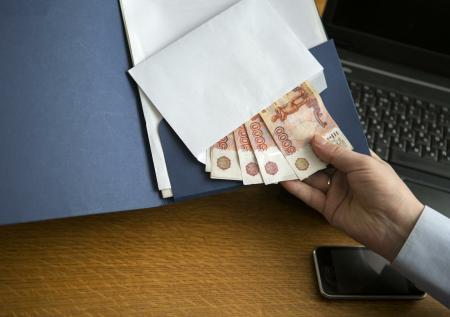 Сотрудников Ространснадзора Дагестана уличили в получении взяток