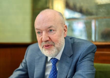 Крашенинников объяснил слова Медведева о точечных изменениях в Конституции
