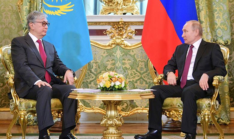 Владимир Путин с Касым-Жомартом Токаевым