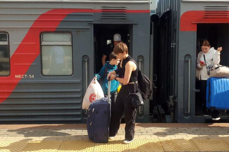 Первый дополнительный поезд прибыл из Курска в Москву