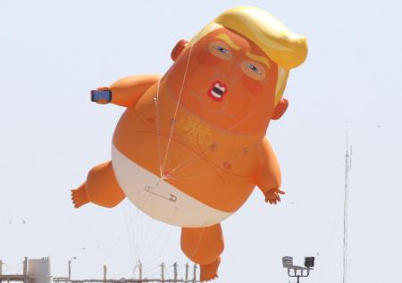 Таможня Германии нашла таблетки экстази в виде головы Трампа