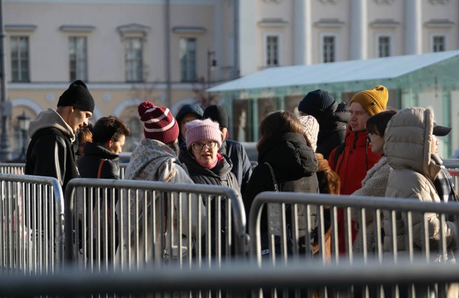 Обстановка в очереди у Большого театра