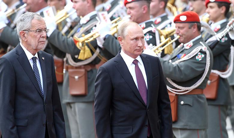 Президент России Владимир Путин и президент Австрийской Республики Александр Ван дер Беллен