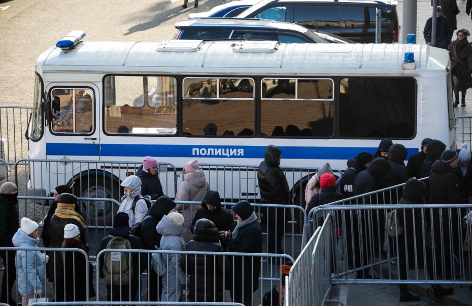 Обстановка в очереди у Большого театра