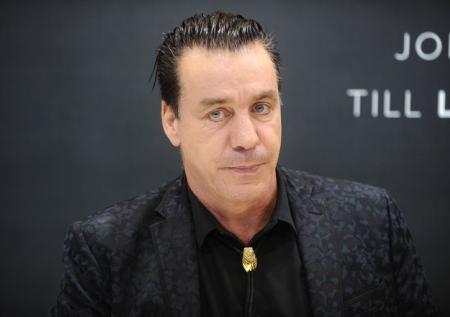 Вокалист группы Rammstein Линдеманн выступил на Красной площади