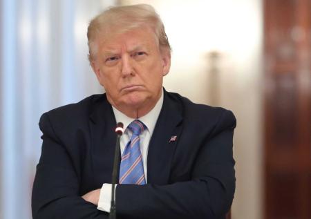 «Отставка давно назрела»: Трамп ответил на критику главы ФРС