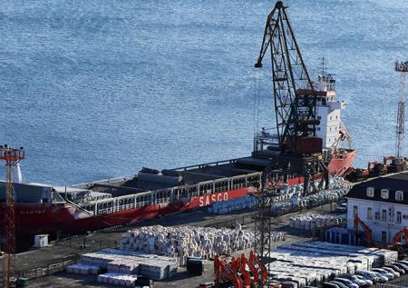 ФТС: профицит торгового баланса РФ превысил $33 млрд