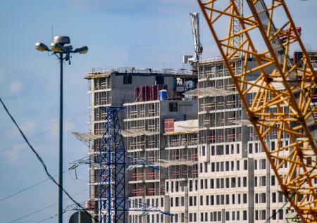 Фонд защиты прав дольщиков достроит семь жилых комплексов в Москве