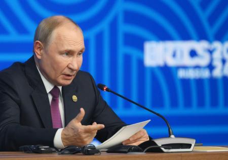 Путин: БРИКС не пытается создать альтернативу SWIFT