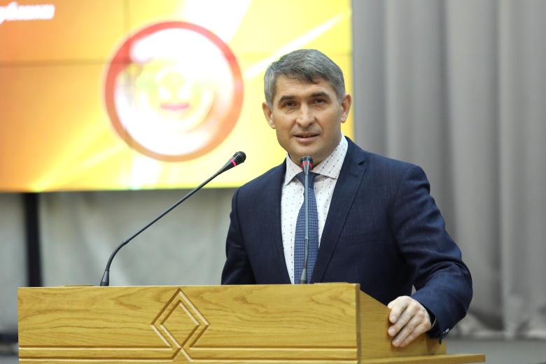 Олег Николаев