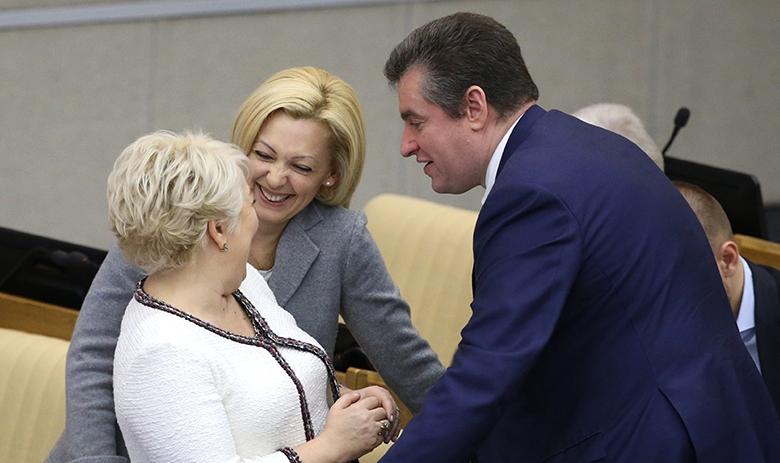 Леонид Слуцкий (справа)