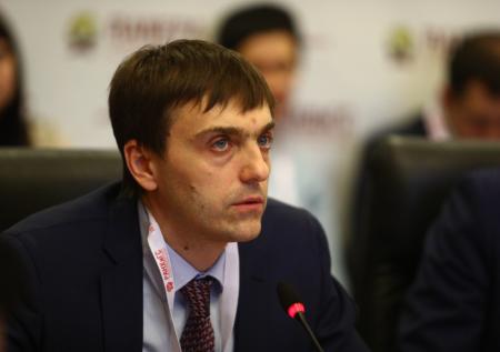 Кравцов согласен обсудить закрепление в законе статуса педагога